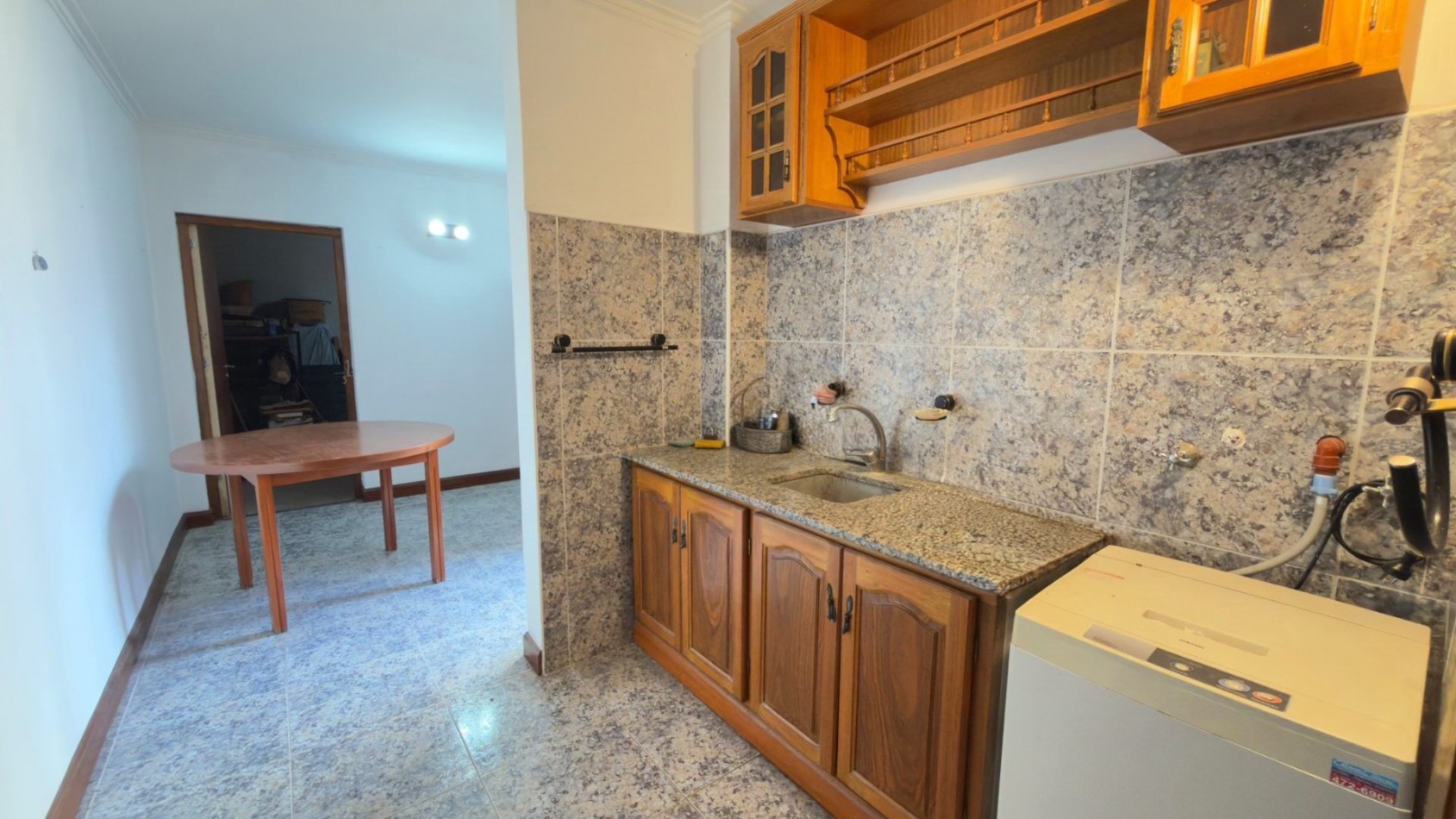 Casa 3 Ambientes en Venta en Lopez de Gomara - 2 Dormitorios, 2 Cocheras y Parrilla