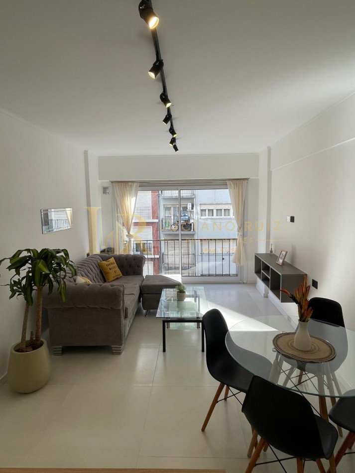 Venta 2 ambientes a la calle balcon frances 
