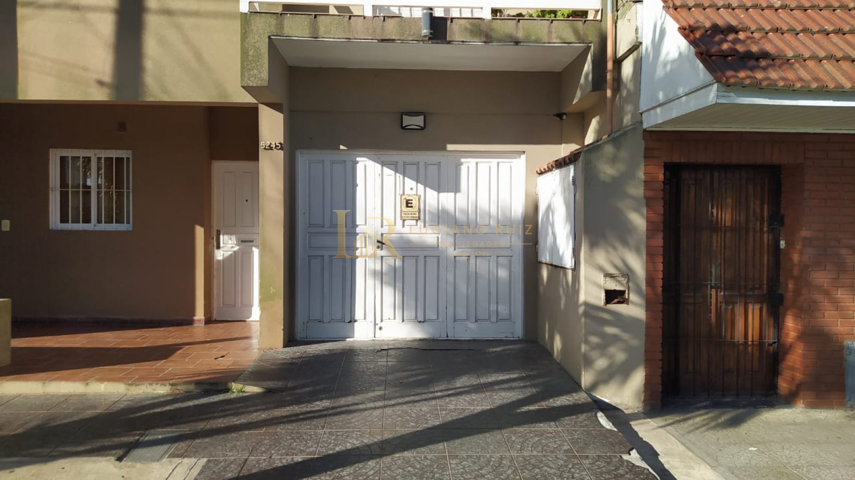 VENTA DEPOSITO EN VILLA PRIMERA 