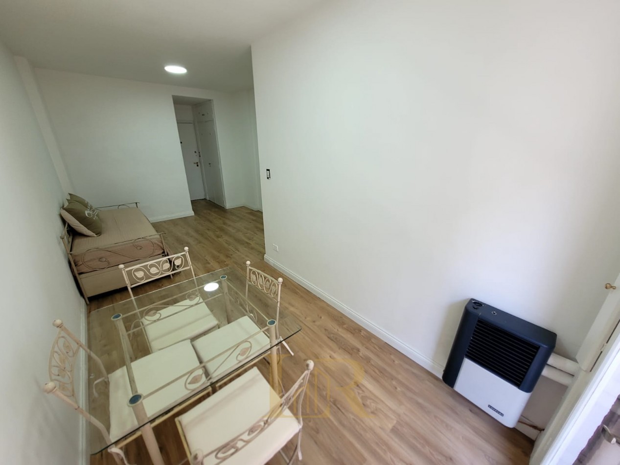Venta mono-ambiente al frente plaza Colon 