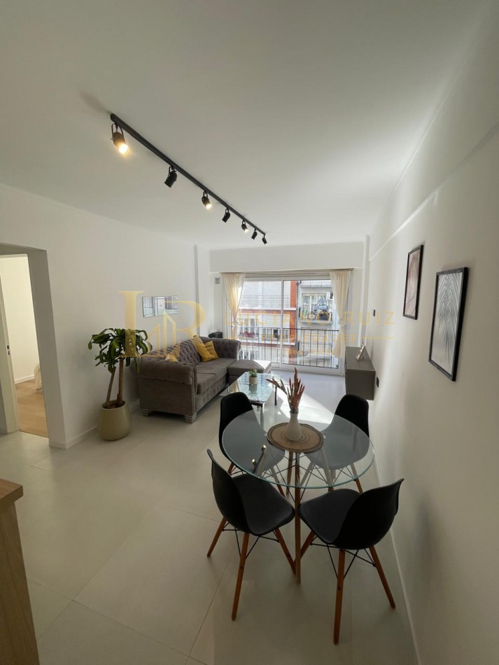 Venta 2 ambientes a la calle balcon frances 