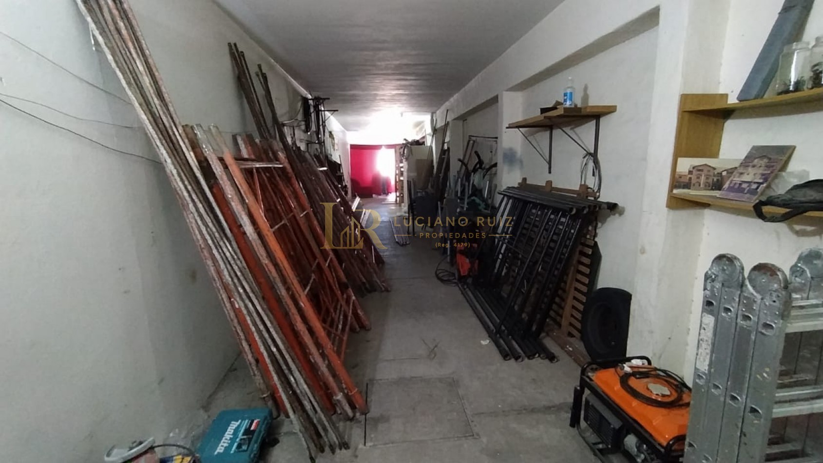 VENTA DEPOSITO EN VILLA PRIMERA 