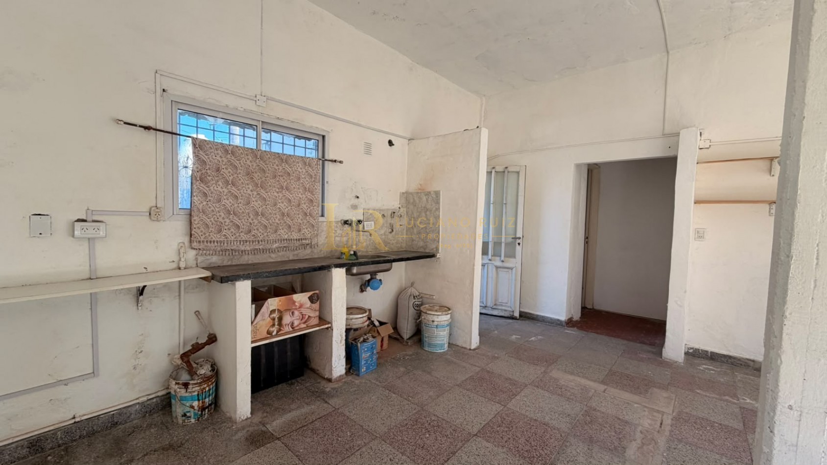 ALQUILER COMERCIAL - LOCAL EN BOSQUE ALEGRE