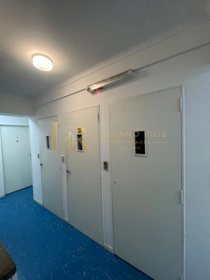 Venta 2 ambientes a la calle balcon frances 